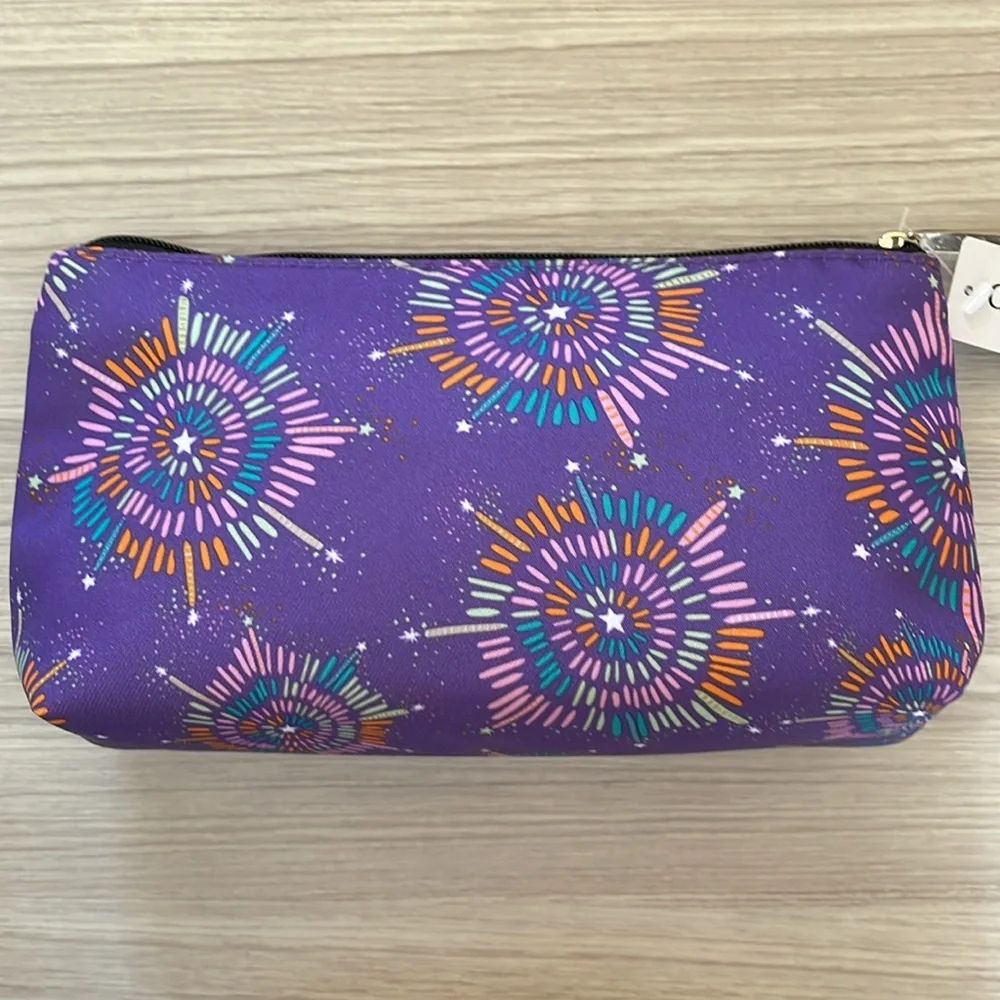 💄👛 2/$15 or 3/$20 Clinique Cosmetic Bag